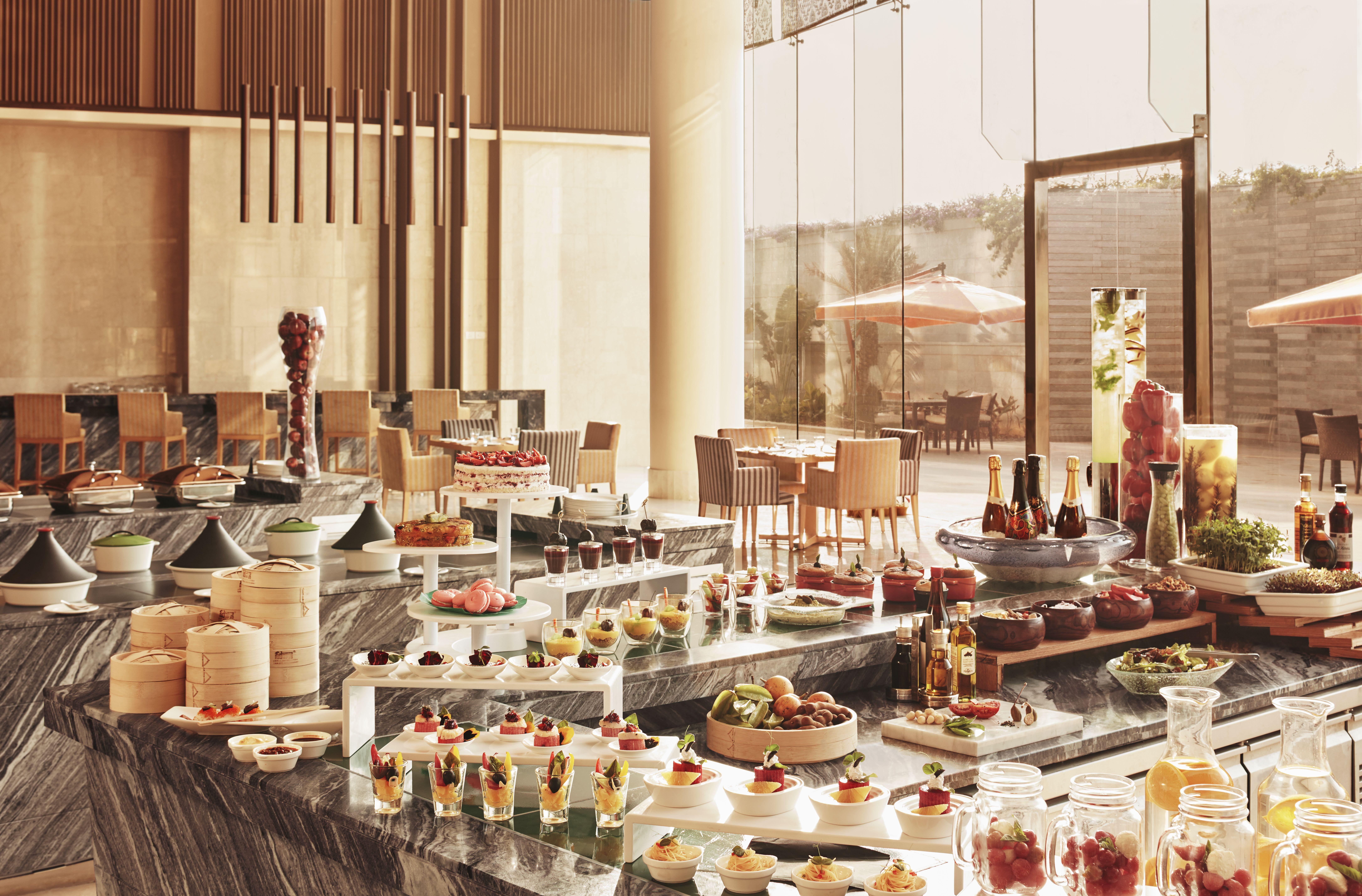 Taj Bangalore Devanahalli Dış mekan fotoğraf The buffet at the hotel