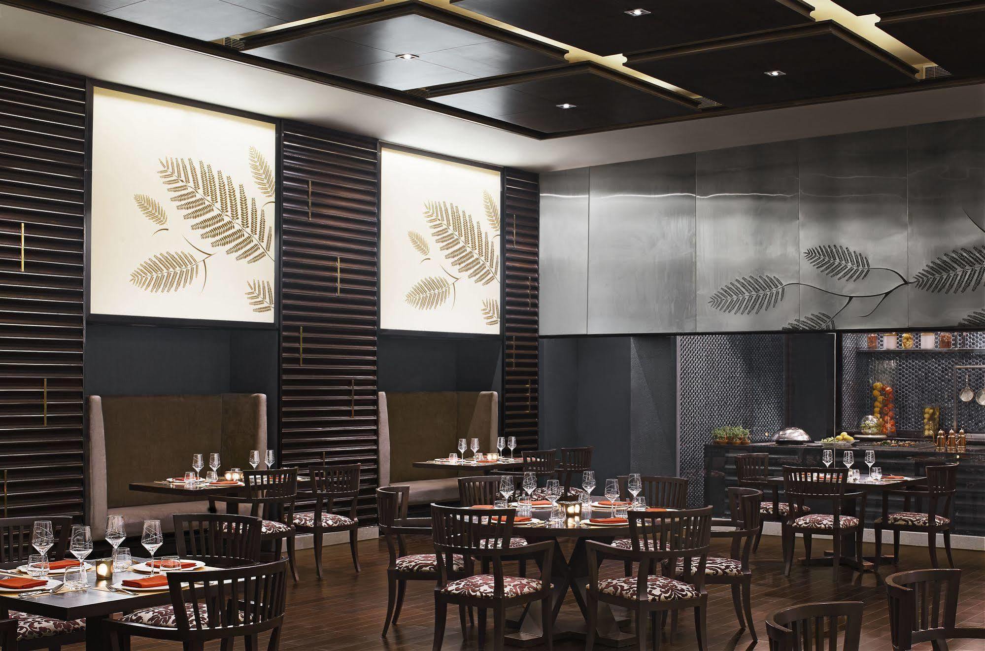 Taj Bangalore Devanahalli Dış mekan fotoğraf Interior of a PF Chang's