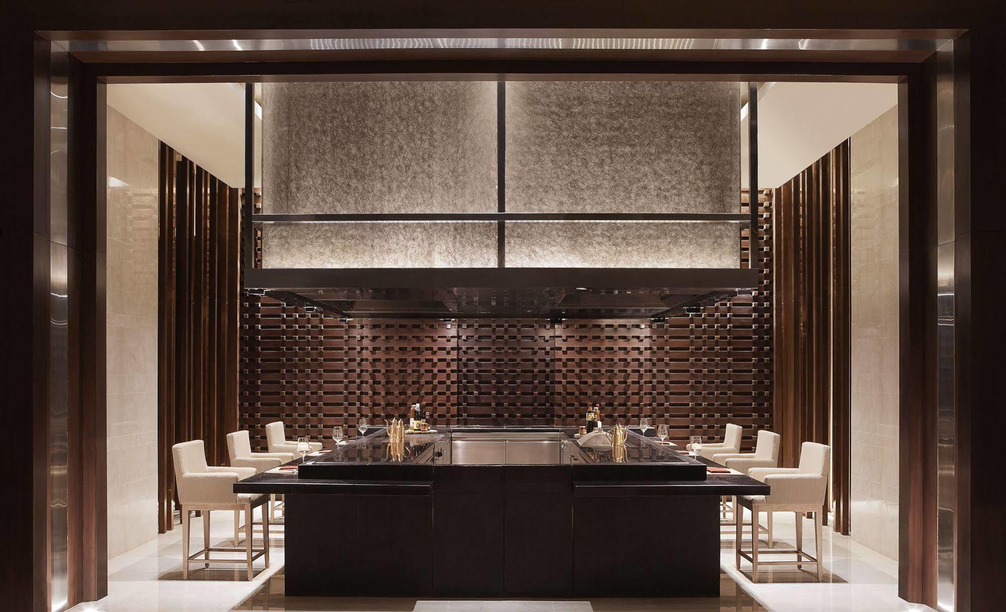 Taj Bangalore Devanahalli Dış mekan fotoğraf The interior of the restaurant